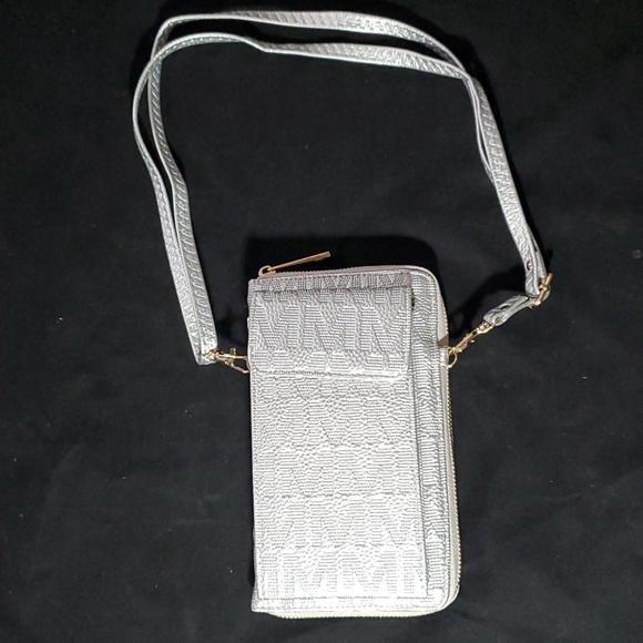 Silver metalic color phone & wallet . - Picture 3 of 9